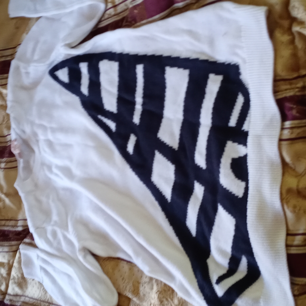 Brooks brother's sweater